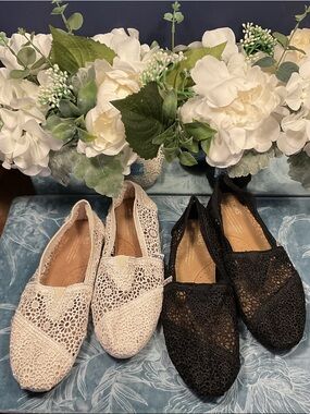 Toms Crochet Slip-On Flats in Black and Cream